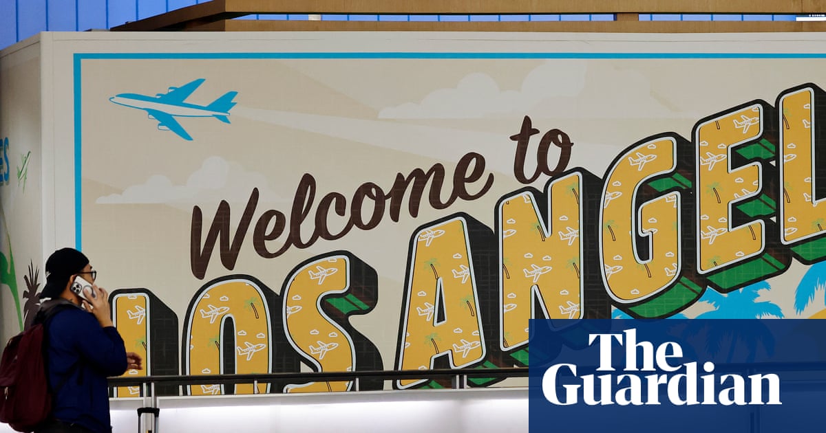 Read more about the article ‘The whole thing disgusts me’: Australians ditch US travel as new rules require social media to be declared – The Guardian