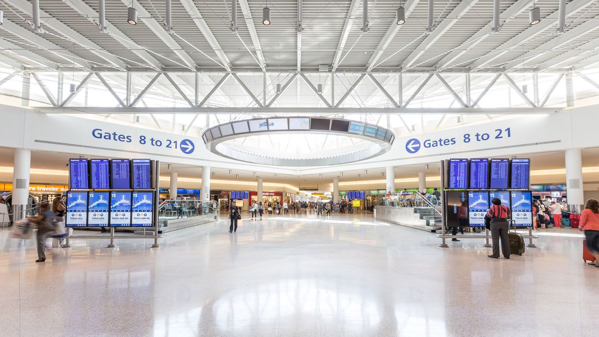 Read more about the article New York Unites Los Angeles, Houston, Chicago, and Miami to Revolutionize Your Travel Experience by 2026 By New Technologies at the US Airports for Seamless Visitation: What You Need to Know – Travel And Tour World