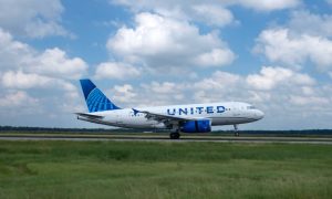 Read more about the article United Airlines Flight UA1936 Declares Emergency on Approach to Houston Mechanical Issue or Medical Emergency Forces Mid-Flight Crisis on California to Texas Route – Travel And Tour World
