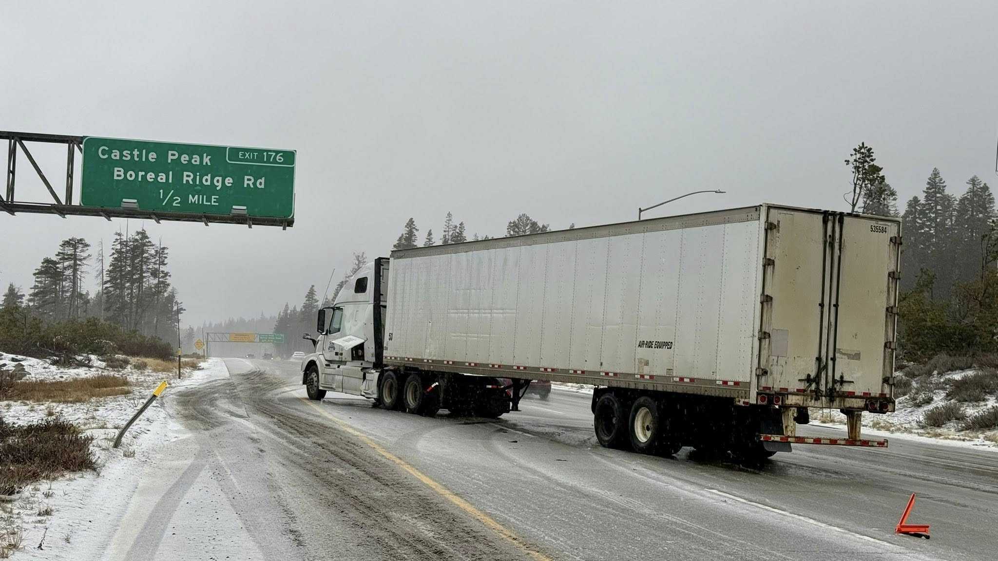 You are currently viewing Sierra travel live updates: Chain controls lifted for portion of I-80 – KCRA