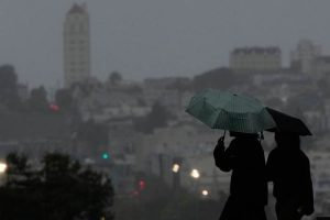 Read more about the article California drivers warned to reconsider Christmas travel plans ahead of storms – Click2Houston