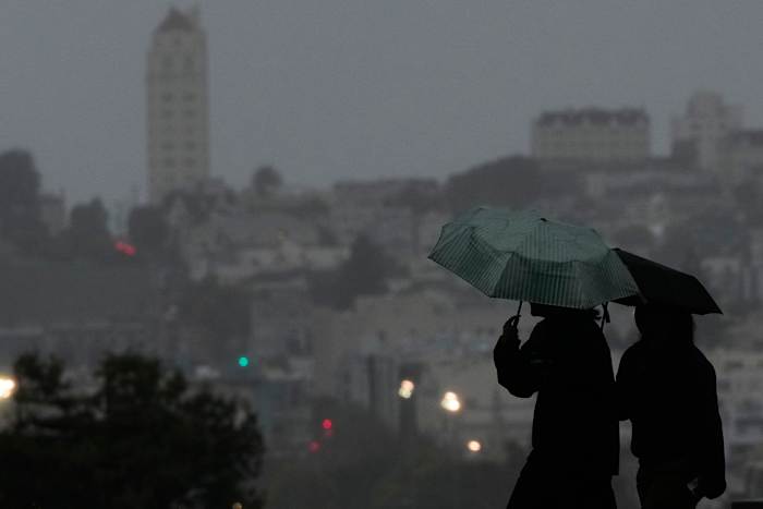 You are currently viewing California drivers warned to reconsider Christmas travel plans ahead of storms – Click2Houston