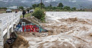 Read more about the article California storm brings heavy rain and flooding, threatening homes and holiday travel – CBS News