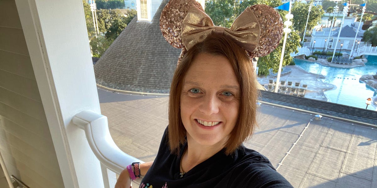 You are currently viewing 8 things to pack for a Disney vacation and 3 to leave behind, from a travel planner who's visited the parks over 40 times – Business Insider