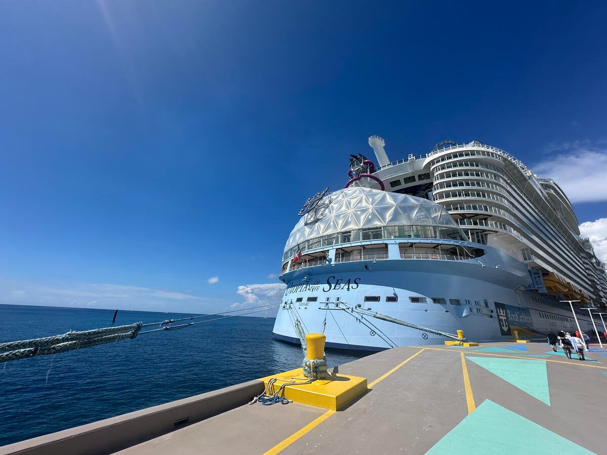 Read more about the article 16 Do's and Don'ts of taking a Royal Caribbean cruise in 2026 – Royal Caribbean Blog