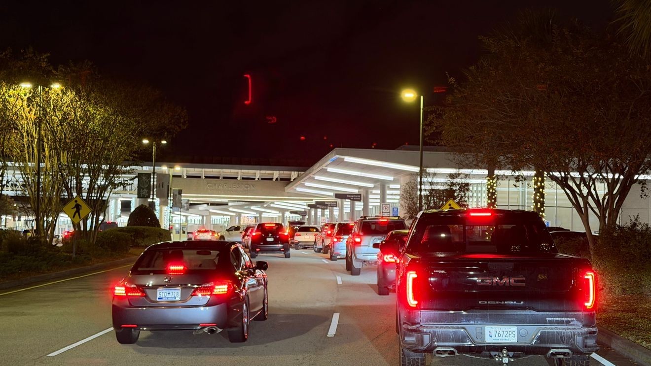 Read more about the article Travelers reminded of key tips and tricks as Charleston braces for holiday travel rush – WCIV
