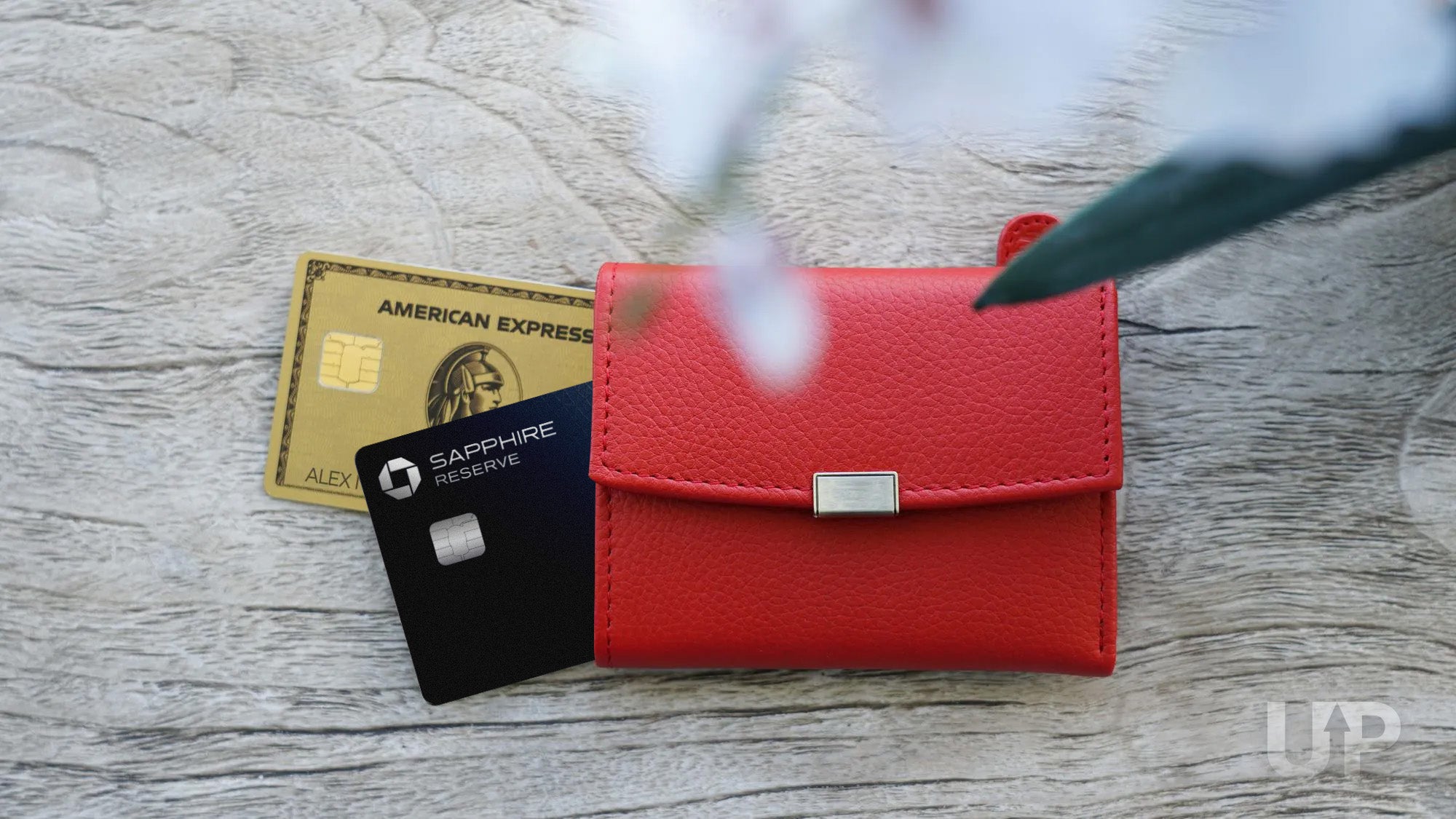 You are currently viewing Chase Sapphire Reserve Card vs. Amex Gold Card [Detailed Comparison] – Upgraded Points
