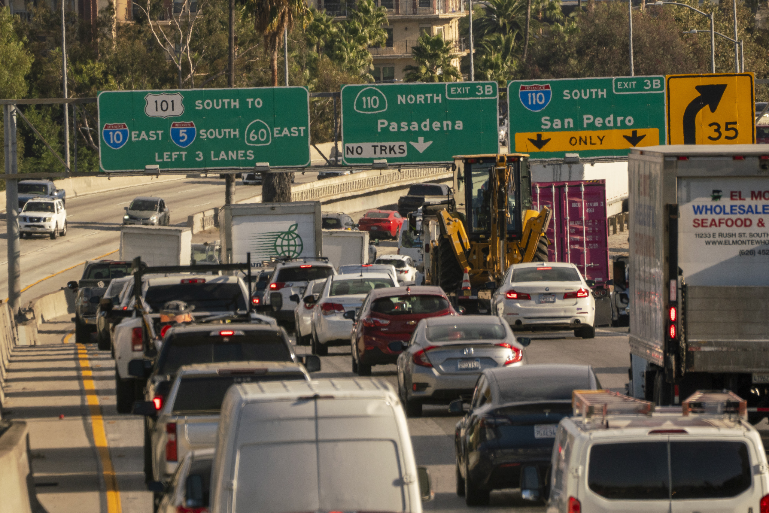 You are currently viewing 10M SoCal people to travel for winter holidays. See when and where to expect heaviest traffic – NBC Los Angeles
