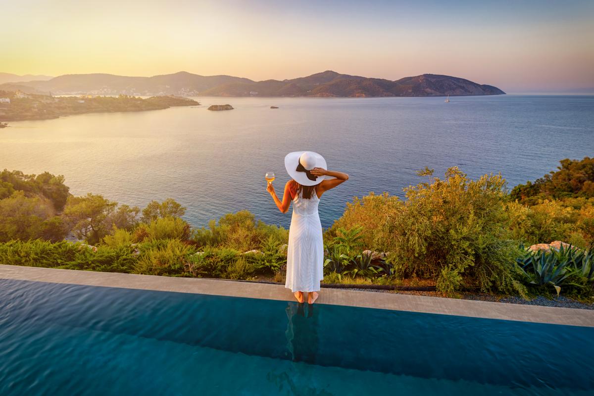 You are currently viewing 7 smart ways to save money while traveling (that don’t feel cheap) – AOL.com