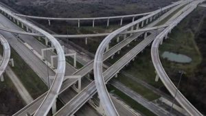 Read more about the article Houston dodges the worst of the ice, but slick spots are out there – click2houston.com