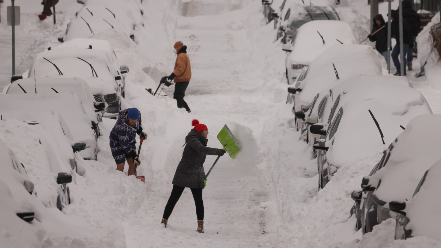 You are currently viewing Live updates: Day 2 of major snowstorm sweeping New England – nbcboston.com