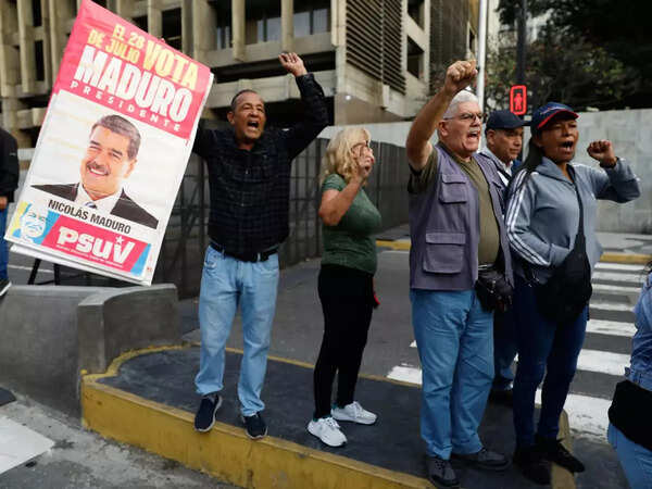 Read more about the article Venezuela-US Highlights News: Indians advised to avoid non-essential travel to Venezuela, stay in contact… – The Economic Times