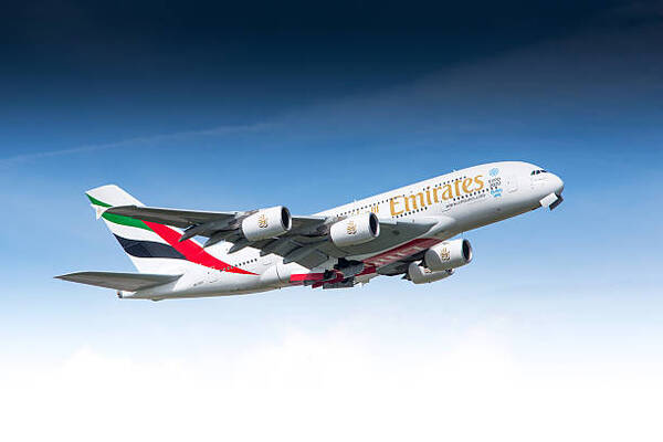 You are currently viewing Emirates Elevates Travel Experience with New Daily Flight Between Dubai and London Gatwick Revolutionizing Connectivity and Flexibility for Global Travelers – Travel And Tour World