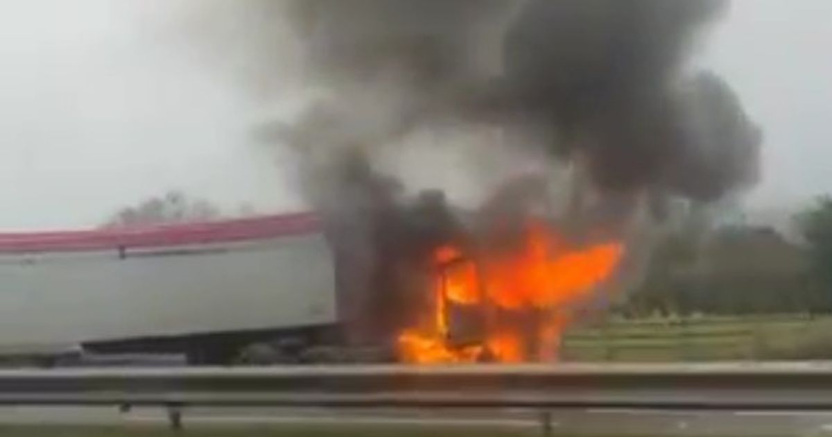 You are currently viewing LIVE: A19 closed in both directions due to wagon fire in North Yorkshire – Teesside Live
