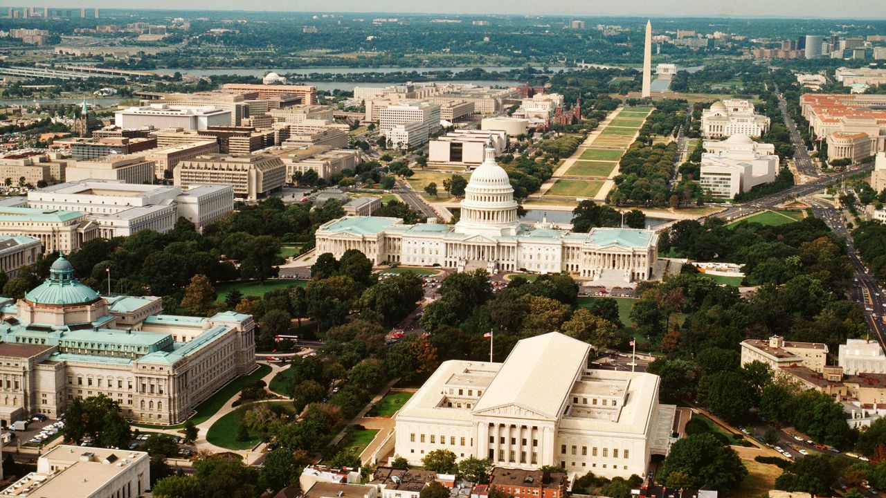 You are currently viewing Countries Are Warning Their Citizens About Traveling to the US Amid ICE Protests – Condé Nast Traveler