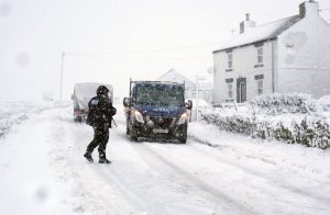Read more about the article UK weather warnings for snow and ice in place as Met Office says travel disruption likely – Yahoo News New Zealand