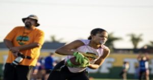 Read more about the article Prep talk: Girls’ flag football is finding a place in travel competitions – Los Angeles Times