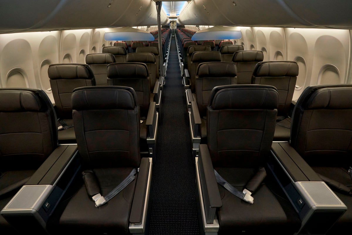 You are currently viewing In 2025, the US was the only tourist area to see a decline in visitors. It’s not looking any better this year – The Independent