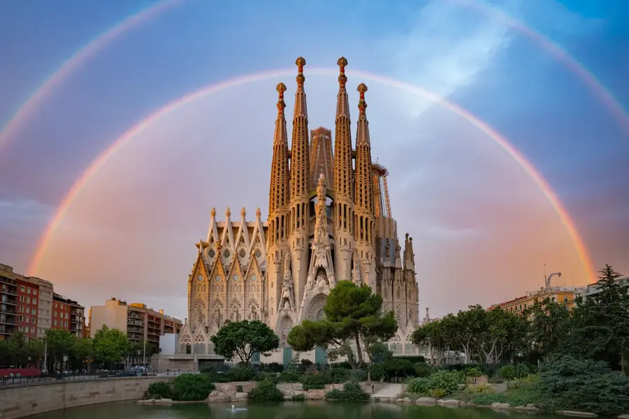 You are currently viewing Spain Joins Italy, Albania, Greece, France, Cyprus as Leading European Travel Destinations for American Tourists in 2026 – The Complete Guide to Safe and Secure Travel, Cultural Attractions, and Adventure in These Regions – Travel And Tour World