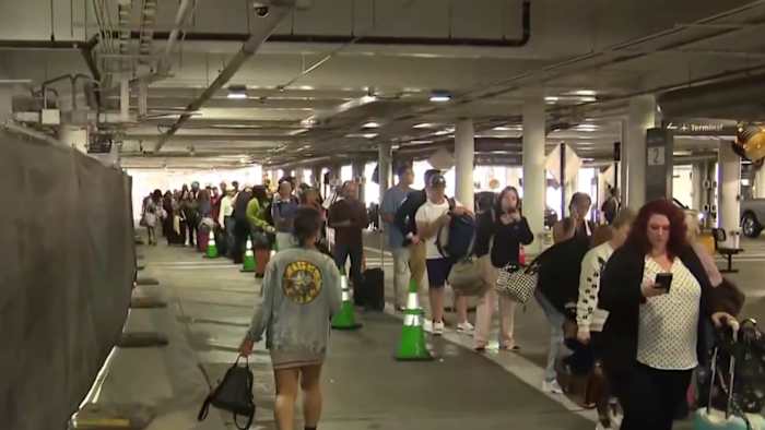 You are currently viewing Three-hour TSA wait lines at Houston Hobby Airport during spring break travel rush – Click2Houston