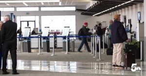 Read more about the article Flying for spring break? Travel expert shares tips to avoid airport stress – KOAA News 5