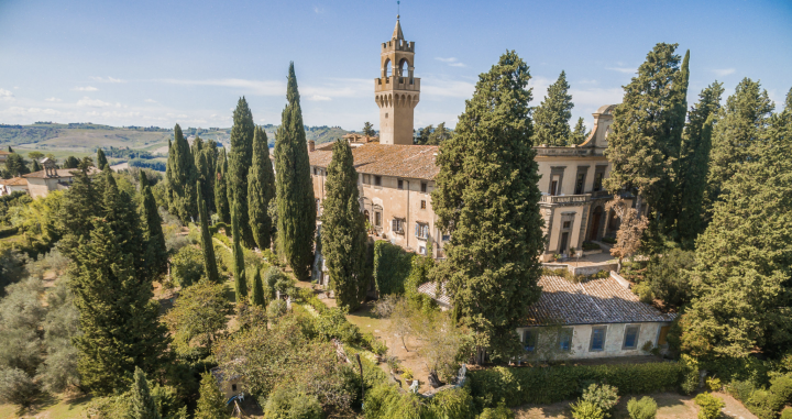 You are currently viewing A Weeklong Getaway to Tuscany, Fit for Royalty 🇮🇹 🏰 – TravelPirates
