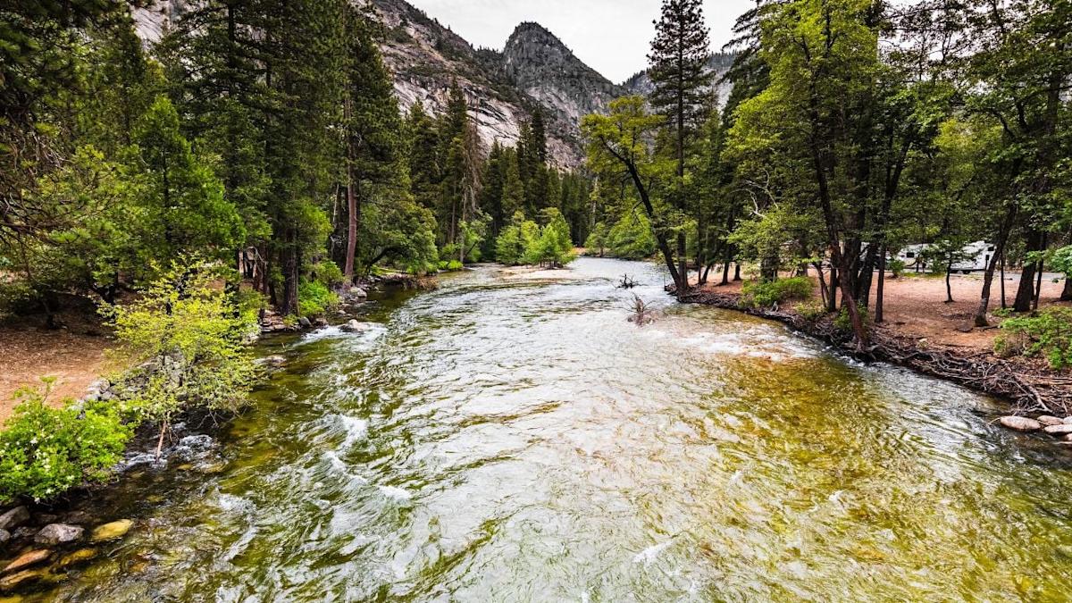 Read more about the article Make Your National Park Road Trip Unforgettable With These Smart Travel Tips – AOL.com