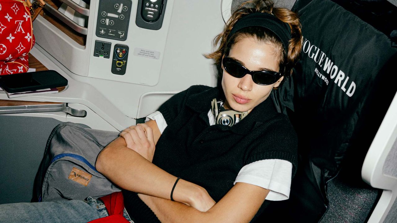 You are currently viewing 10 Travel Outfit Ideas to Inspire Your Jet-Setting Style – vogue.com