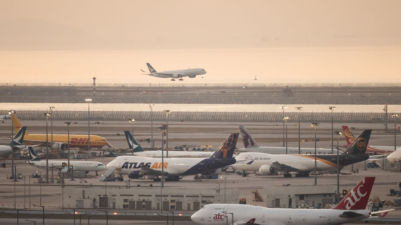 You are currently viewing UK travel advice: flights, travel warnings, and insurance during the Middle East crisis – CN Traveller