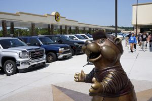 Read more about the article An Insider’s Guide to Surviving Buc-ee’s – Garden & Gun