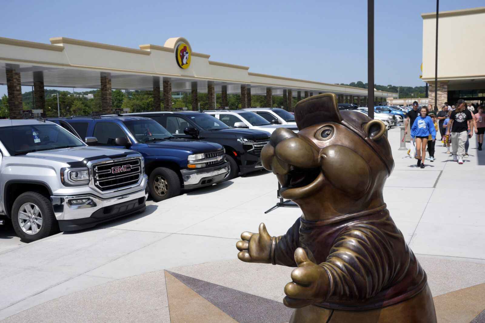 You are currently viewing An Insider’s Guide to Surviving Buc-ee’s – Garden & Gun