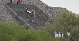 Read more about the article Shooting at pyramids north of Mexico City leaves 1 Canadian tourist dead, 6 others injured – Los Angeles Times