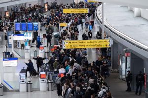 Read more about the article TSA lines surge: Tips for getting through security this week – The Points Guy