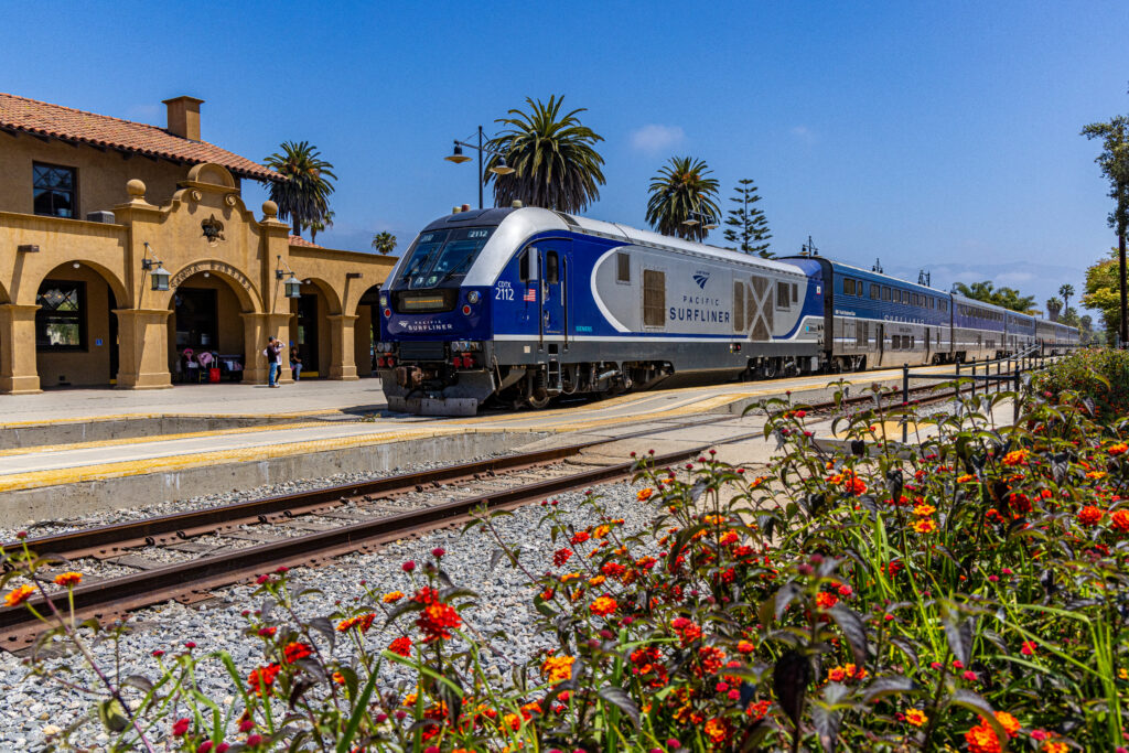 You are currently viewing New Daily Pacific Surfliner Train Connects Los Angeles and San Luis Obispo – Amtrak Media
