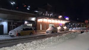 Read more about the article Long Island blizzard: Deep snow, strong winds; coastal flooding fears; LIRR to resume partial service Tuesday – ABC7 New York