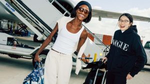 Read more about the article Vogue Editors Share Their Tried-and-True Packing Tips – Vogue