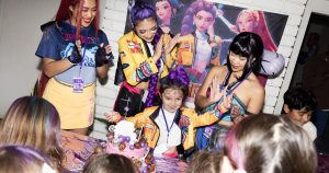 Read more about the article Move over, Elsa. The hottest entertainers at L.A. kid parties are ‘KPop Demon Hunters’ – Los Angeles Times