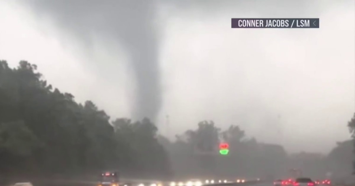 You are currently viewing Severe weather disrupts holiday weekend travel – NBC News
