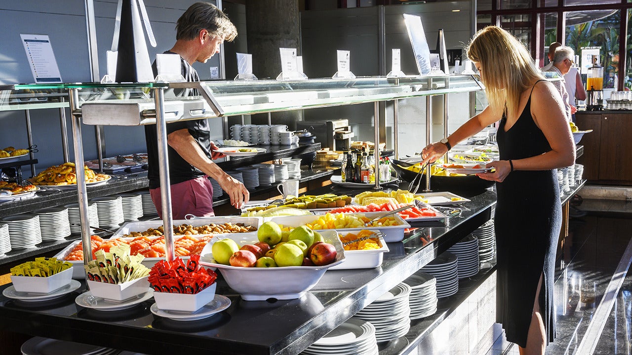 You are currently viewing Cruise buffet guests face surprise charges for taking food back to cabins – Fox News