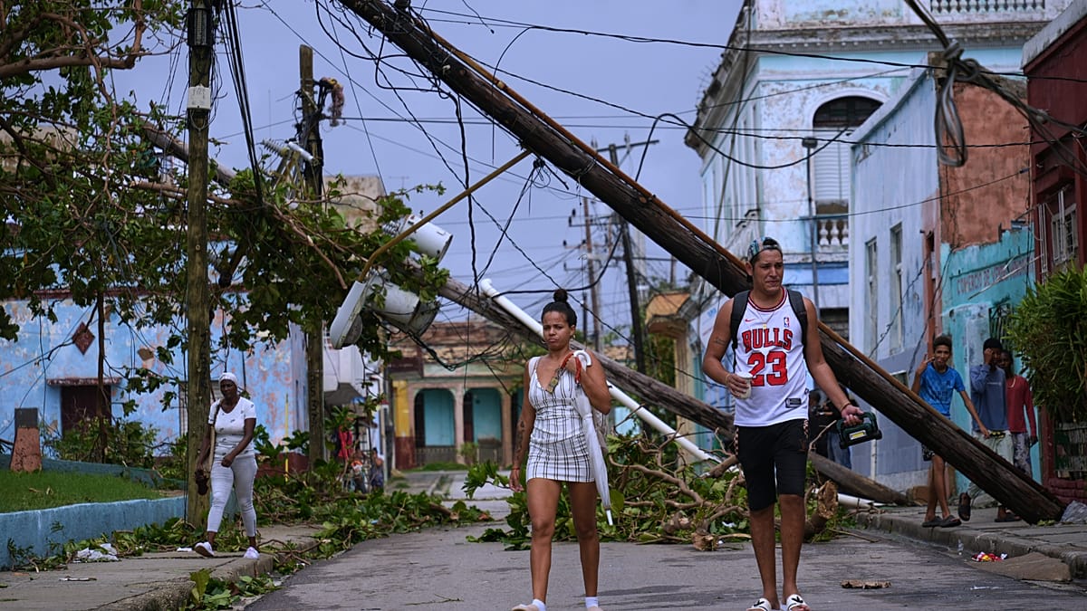 Read more about the article Travellers remain stranded as Hurricane Melissa slams Jamaica – Euronews