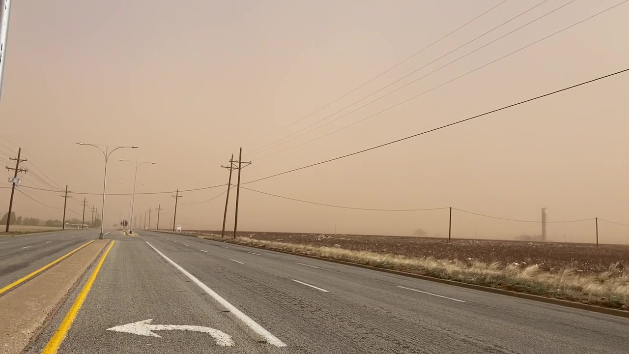 You are currently viewing Dust storm warnings issued in Illinois amid ‘life-threatening travel' conditions – NBC 5 Chicago