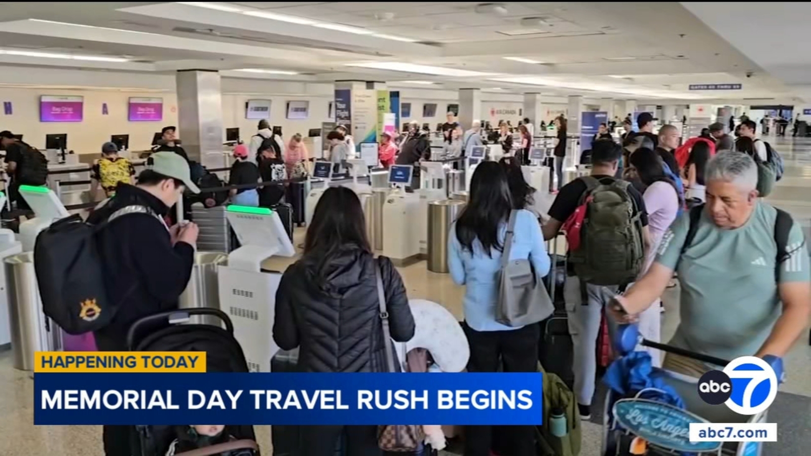 Read more about the article Memorial Day travel rush begins. Here's what to know if you're driving or flying – ABC7 Los Angeles