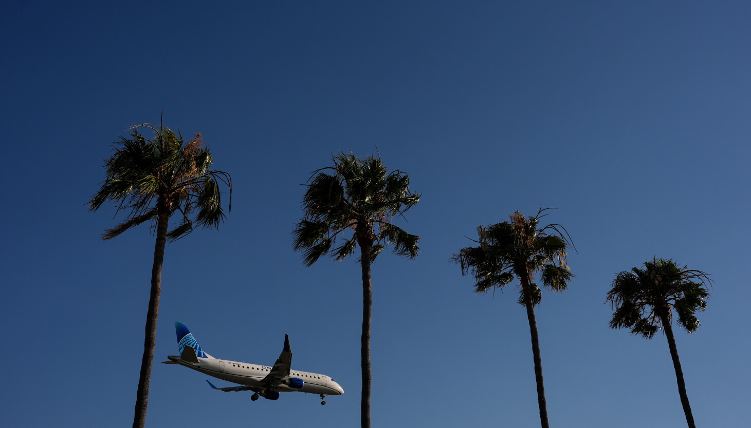 You are currently viewing How would you fix air travel? – WBEZ Chicago