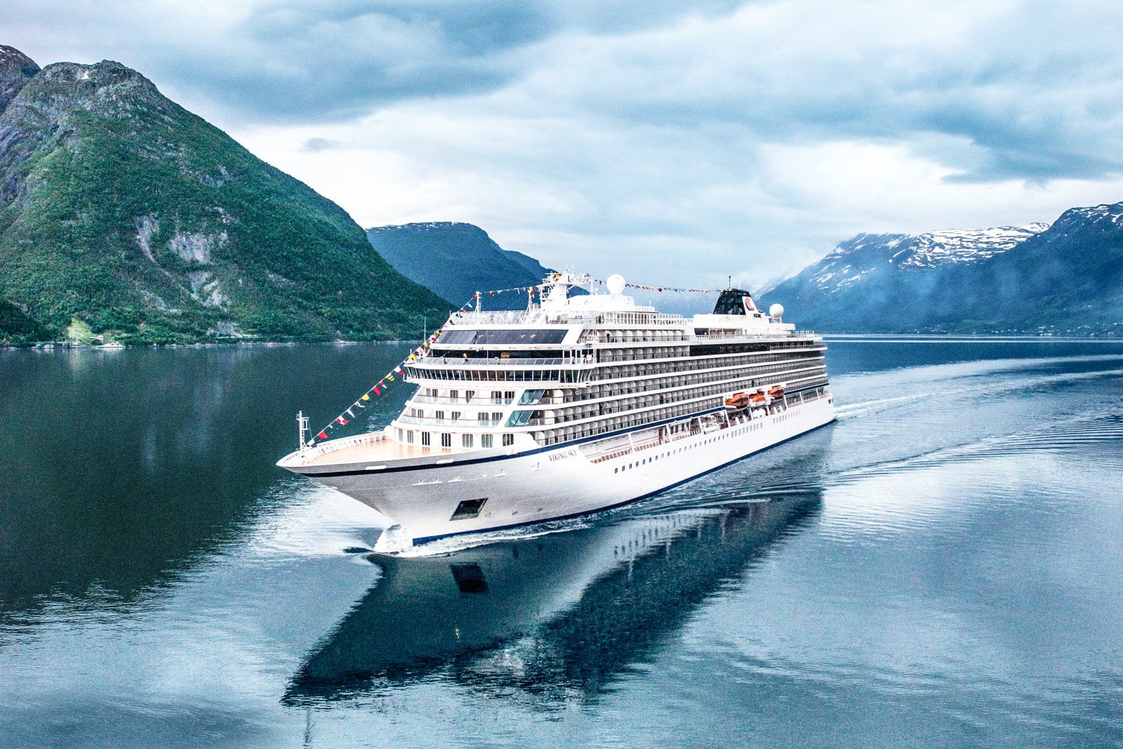 Read more about the article The ultimate guide to Viking cruise ships and itineraries – The Points Guy