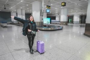 Read more about the article 10+ Best Tricks & Tips on How to Travel With Hand Luggage Only – solosophie.com