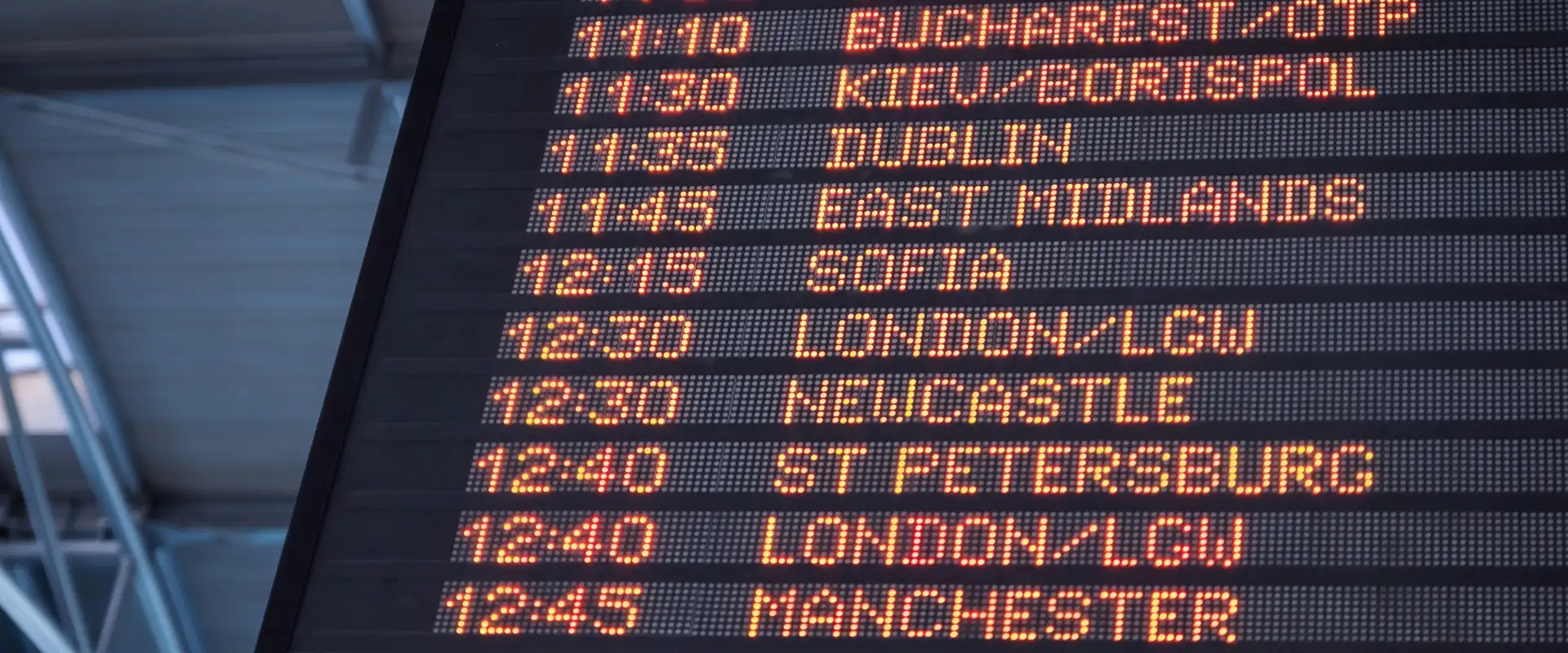 Read more about the article Best Time To Book a Flight in 2026 (Save More) – Going