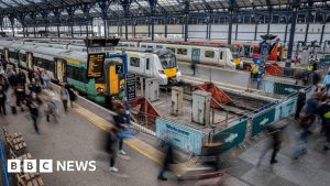 Read more about the article Railway passengers told to stay off trains when heat soars – BBC