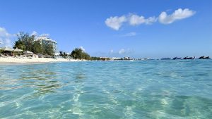 Read more about the article The Cayman Islands Is the Caribbean’s Fastest-Growing Destination for Families Right Now – Caribbean Journal