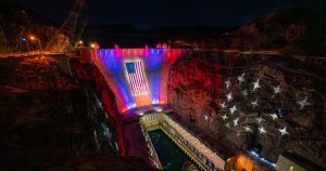 Read more about the article Hoover Dam, challenged by drought, now wears a U.S. flag the size of a football field – Los Angeles Times